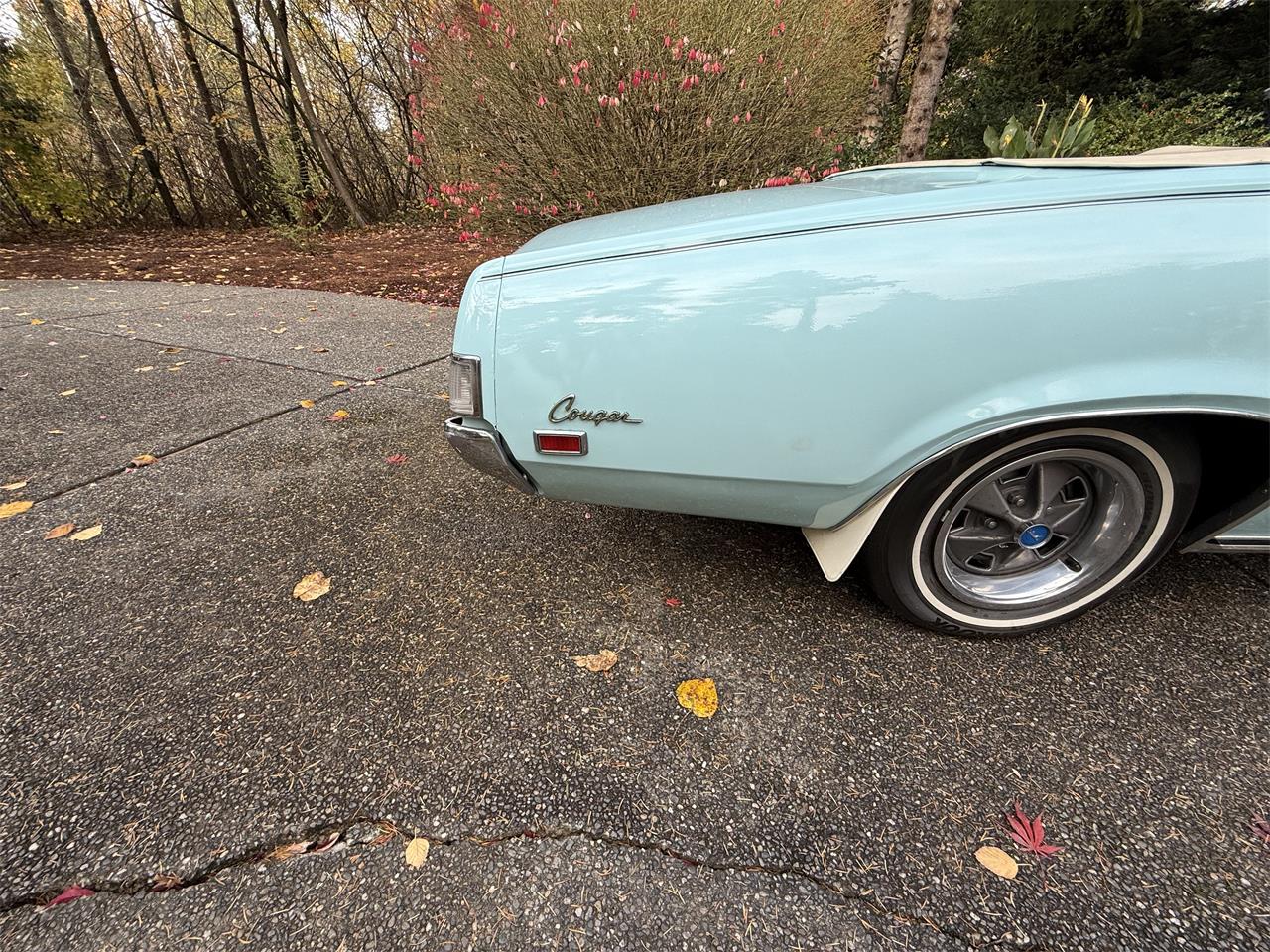 Mercury-Cougar-1969-Robins-egg-Blue-WhiteGreen-8