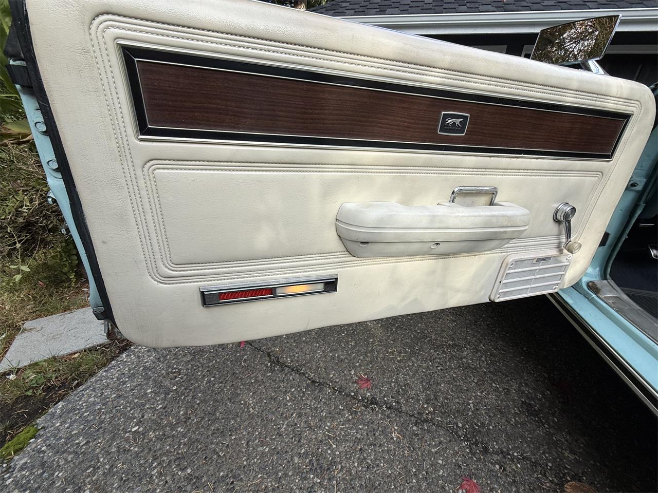 Mercury-Cougar-1969-Robins-egg-Blue-WhiteGreen-9