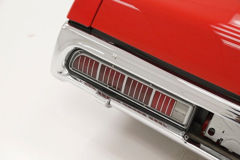 Mercury-Cougar-1973-Bright-Red-White-24