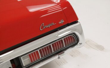 Mercury-Cougar-1973-Bright-Red-White-25