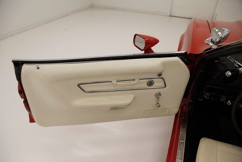 Mercury-Cougar-1973-Bright-Red-White-26