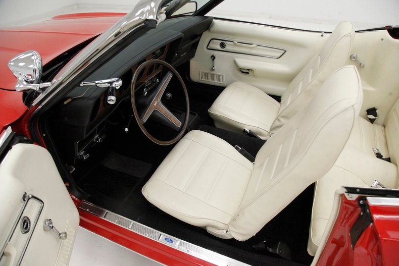 Mercury-Cougar-1973-Bright-Red-White-29