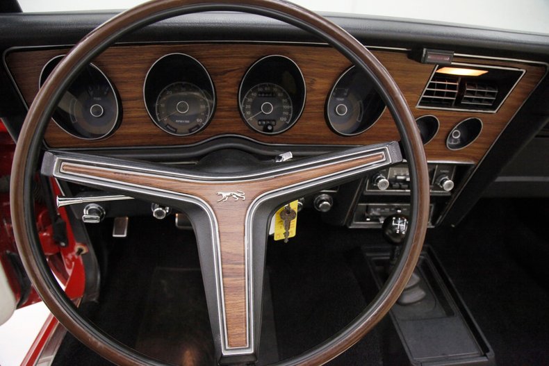 Mercury-Cougar-1973-Bright-Red-White-30