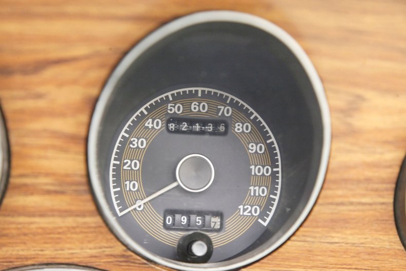 Mercury-Cougar-1973-Bright-Red-White-32