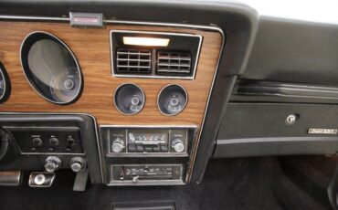 Mercury-Cougar-1973-Bright-Red-White-33