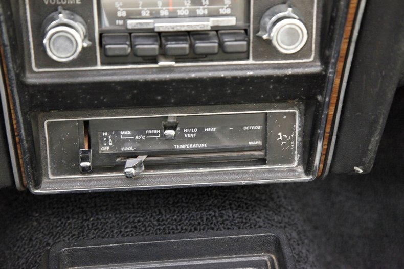 Mercury-Cougar-1973-Bright-Red-White-34