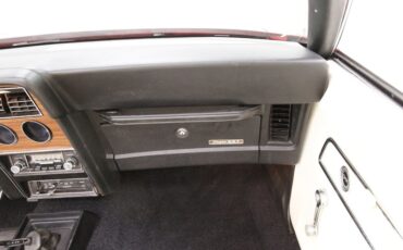 Mercury-Cougar-1973-Bright-Red-White-36