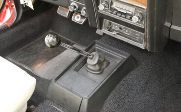 Mercury-Cougar-1973-Bright-Red-White-37