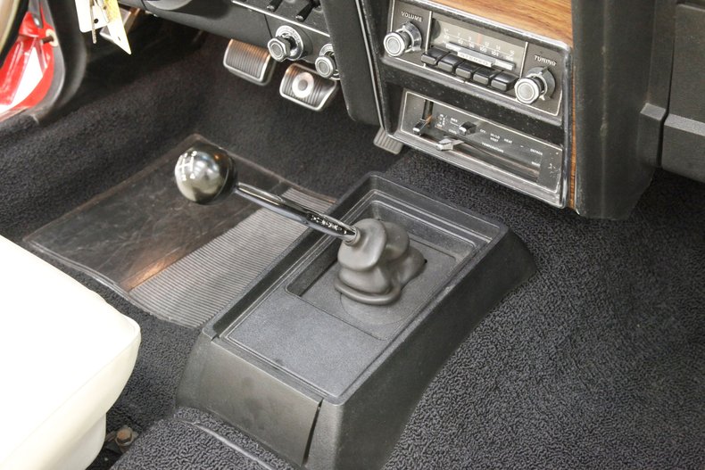 Mercury-Cougar-1973-Bright-Red-White-37