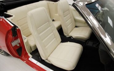 Mercury-Cougar-1973-Bright-Red-White-38