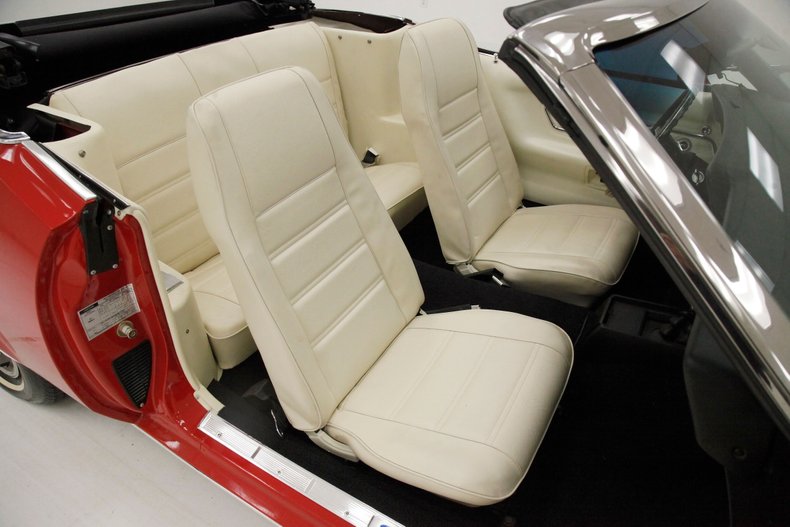 Mercury-Cougar-1973-Bright-Red-White-38