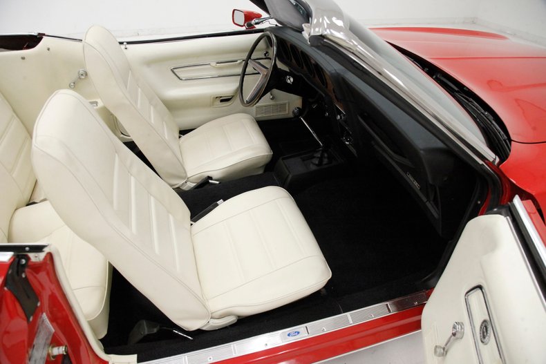 Mercury-Cougar-1973-Bright-Red-White-39