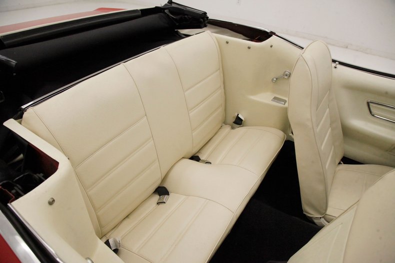 Mercury-Cougar-1973-Bright-Red-White-40