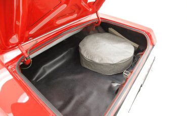 Mercury-Cougar-1973-Bright-Red-White-44