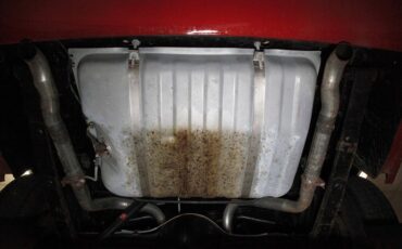 Mercury-Cougar-1973-Bright-Red-White-46