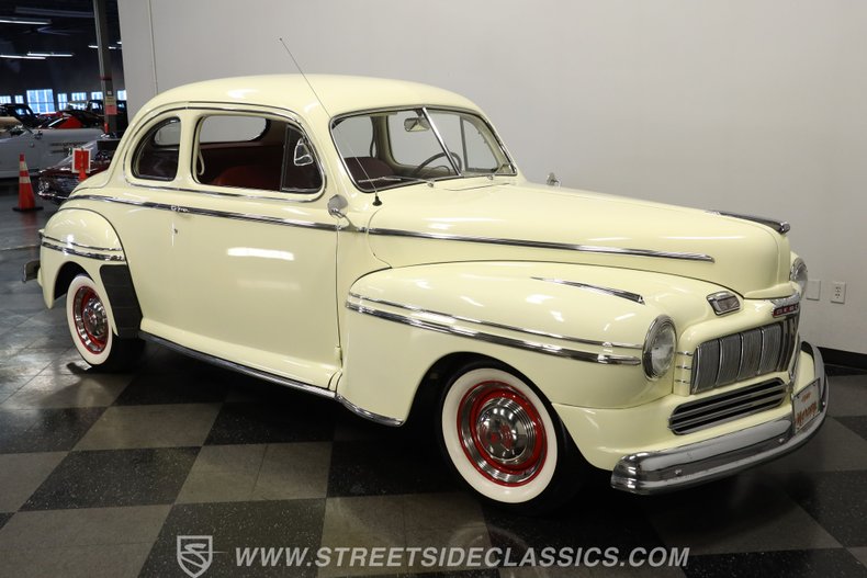 Mercury-Coupe-1946-Light-Yellow-Dark-Red-18