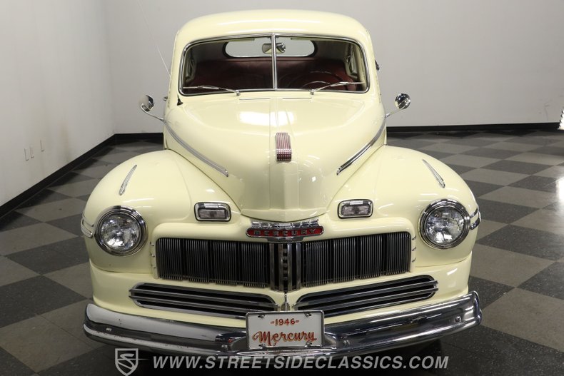 Mercury-Coupe-1946-Light-Yellow-Dark-Red-20