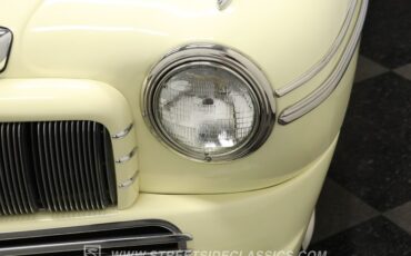 Mercury-Coupe-1946-Light-Yellow-Dark-Red-22