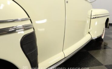 Mercury-Coupe-1946-Light-Yellow-Dark-Red-26