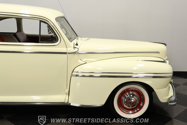 Mercury-Coupe-1946-Light-Yellow-Dark-Red-28