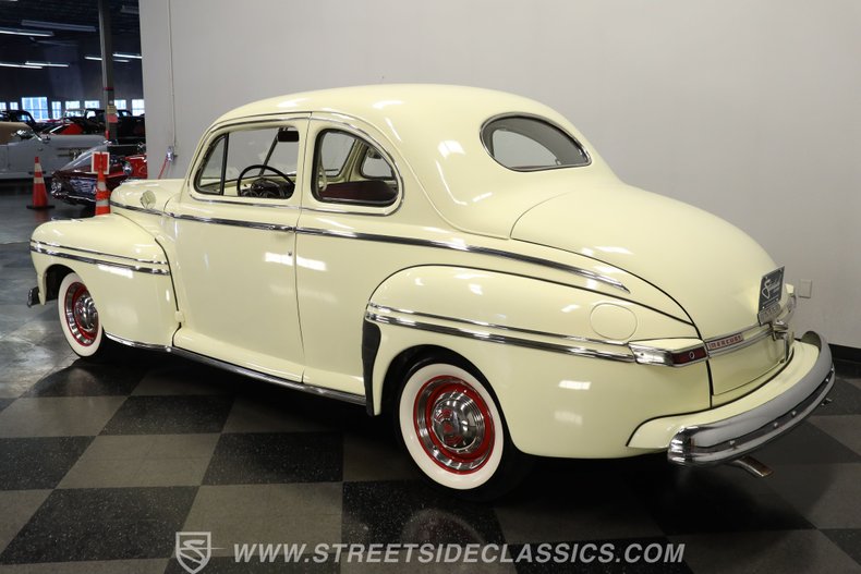 Mercury-Coupe-1946-Light-Yellow-Dark-Red-3