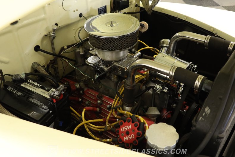 Mercury-Coupe-1946-Light-Yellow-Dark-Red-31