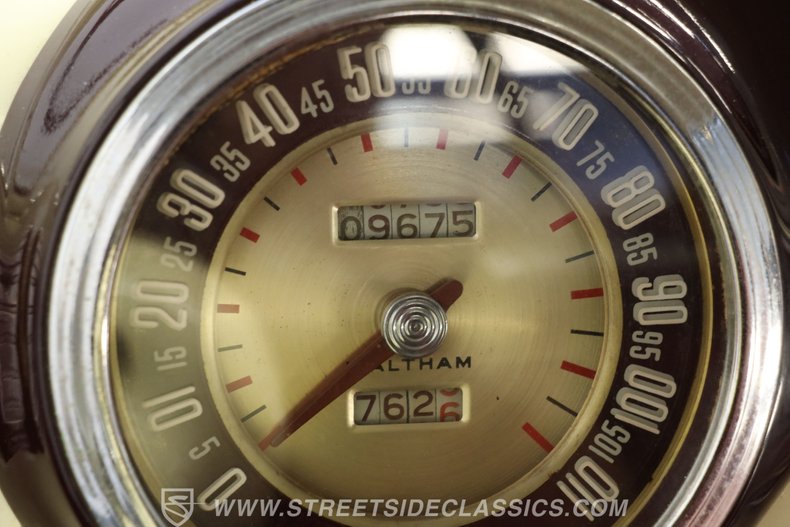 Mercury-Coupe-1946-Light-Yellow-Dark-Red-36