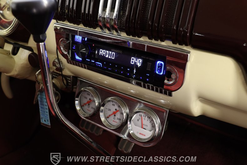 Mercury-Coupe-1946-Light-Yellow-Dark-Red-37