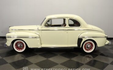 Mercury-Coupe-1946-Light-Yellow-Dark-Red