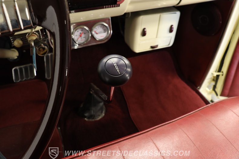 Mercury-Coupe-1946-Light-Yellow-Dark-Red-38