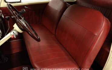 Mercury-Coupe-1946-Light-Yellow-Dark-Red-39