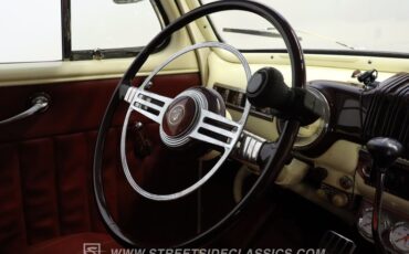 Mercury-Coupe-1946-Light-Yellow-Dark-Red-43