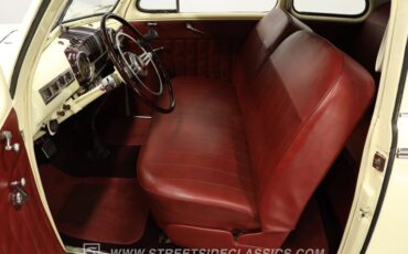 Mercury-Coupe-1946-Light-Yellow-Dark-Red-47