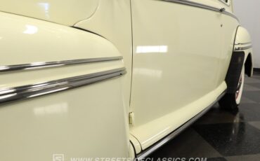 Mercury-Coupe-1946-Light-Yellow-Dark-Red-48