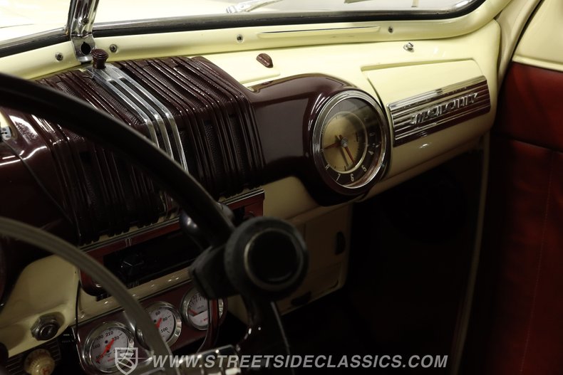 Mercury-Coupe-1946-Light-Yellow-Dark-Red-49