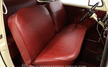 Mercury-Coupe-1946-Light-Yellow-Dark-Red-6