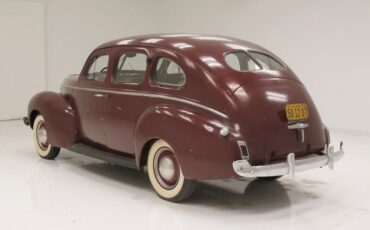 Mercury-Eight-1940-Maroon-Saddle-1