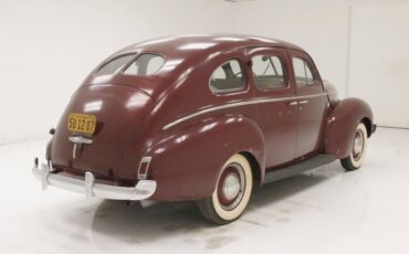 Mercury-Eight-1940-Maroon-Saddle-3