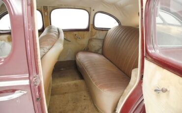 Mercury-Eight-1940-Maroon-Saddle-35