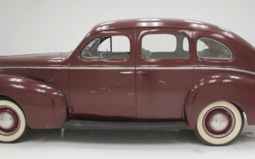 Mercury-Eight-1940-Maroon-Saddle