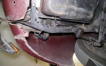 Mercury-Eight-1940-Maroon-Saddle-42