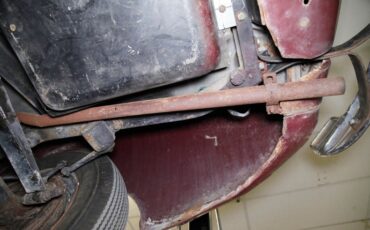 Mercury-Eight-1940-Maroon-Saddle-43