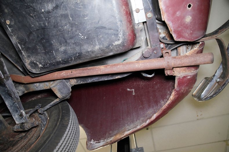 Mercury-Eight-1940-Maroon-Saddle-43