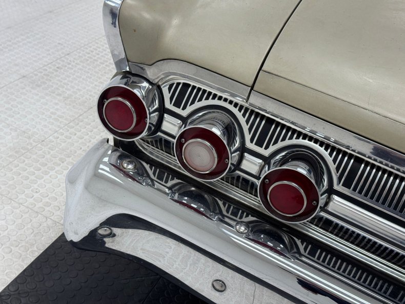 Mercury-Monterey-1963-Castilllian-Gold-Gold-17