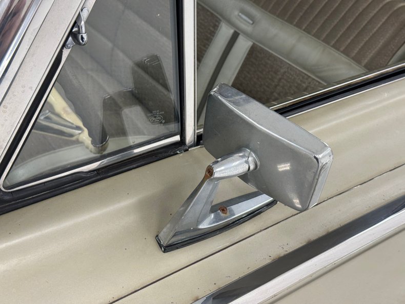 Mercury-Monterey-1963-Castilllian-Gold-Gold-26