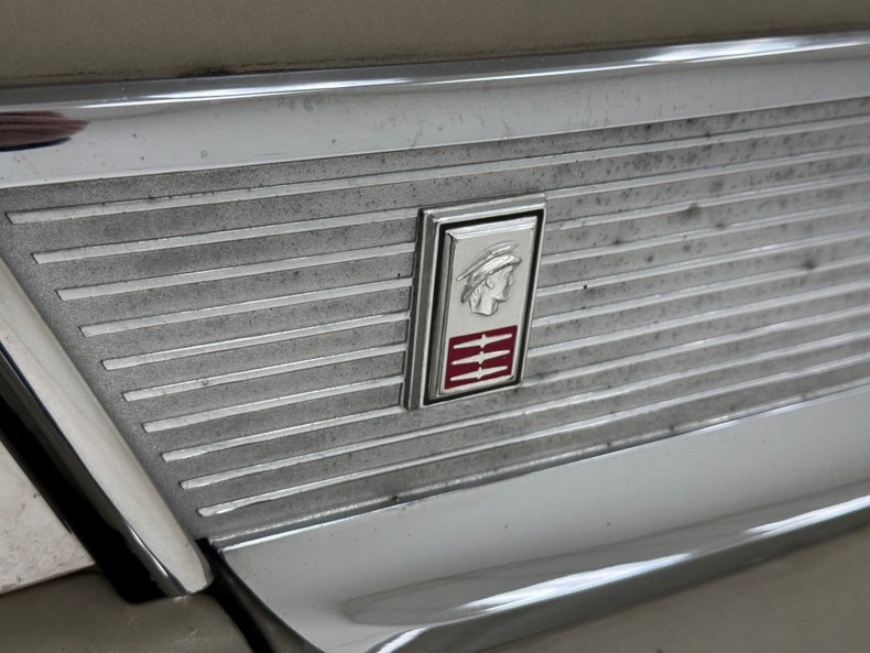 Mercury-Monterey-1963-Castilllian-Gold-Gold-28