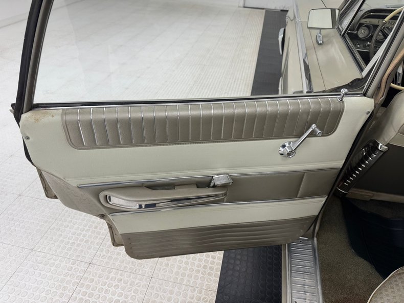 Mercury-Monterey-1963-Castilllian-Gold-Gold-41