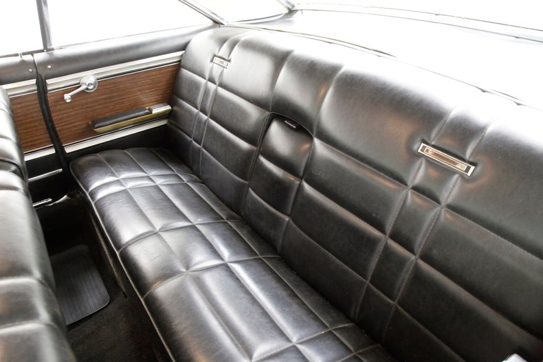 Mercury-Park-lane-1965-Cardinal-Red-Black-47