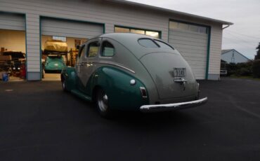 Mercury-sedan-1940-custom-1