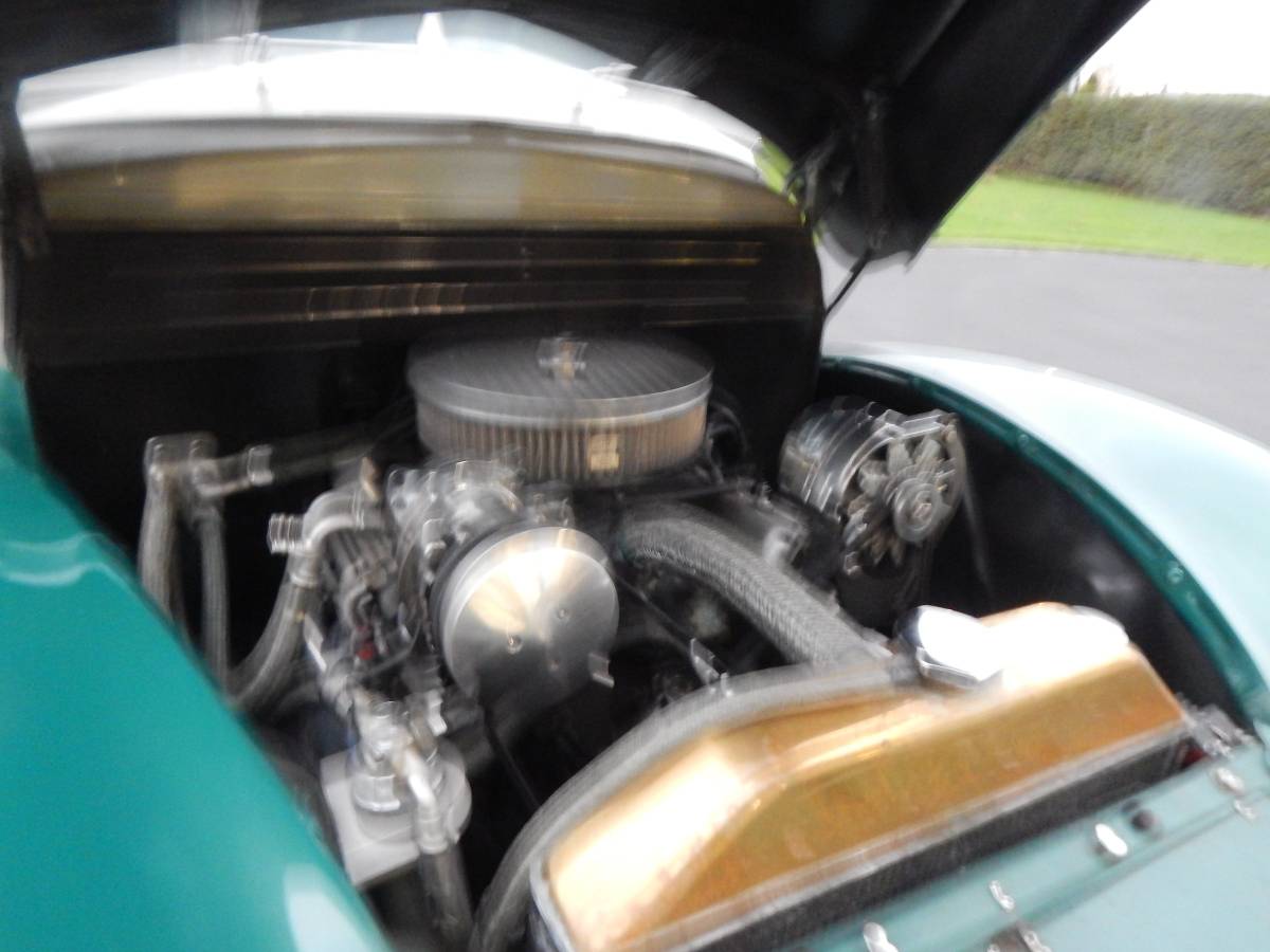 Mercury-sedan-1940-custom-3